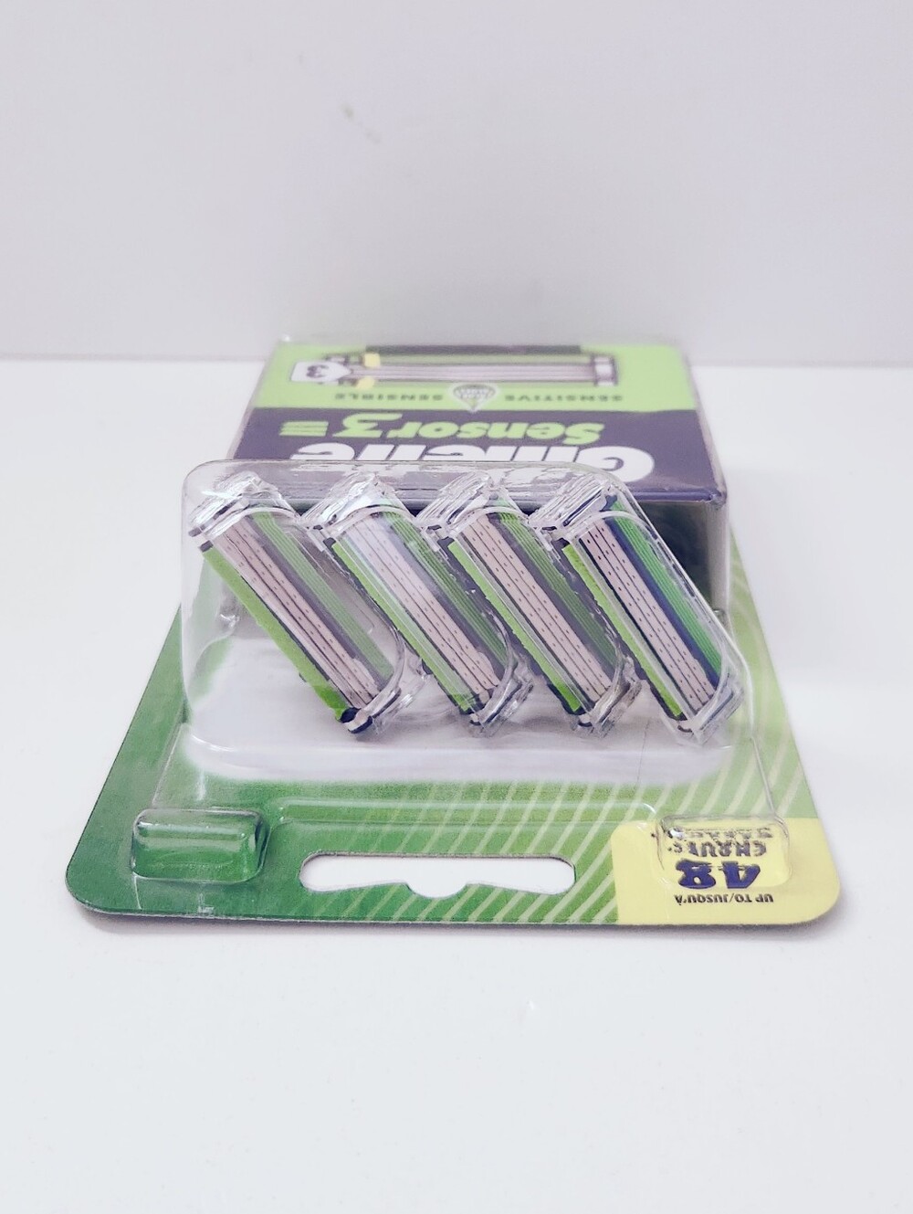 ⭐4/$15 Gillette Sensor3 Sensitive 3-Blade Disposable Razor - Picture 4 of 13